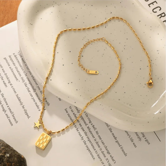 GoldenAura Necklace (14K Gold Plated)